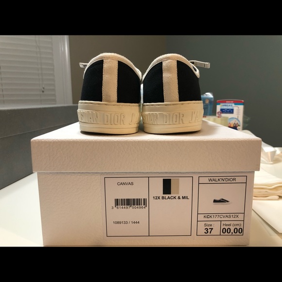 (sold)Walk'N'Dior Sneaker
Black Cotton Canvas 37 Size - Picture 7 of 12